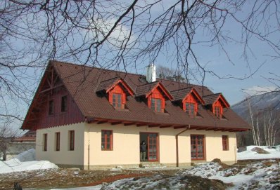 RODINN� DOMY � TROJANOVSK� L�KA